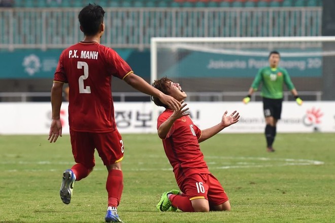 B&iacute; ẩn đằng sau quyết định loại người kh&oacute; hiểu của HLV Park ở trận chung kết bảng B - Ảnh 2.