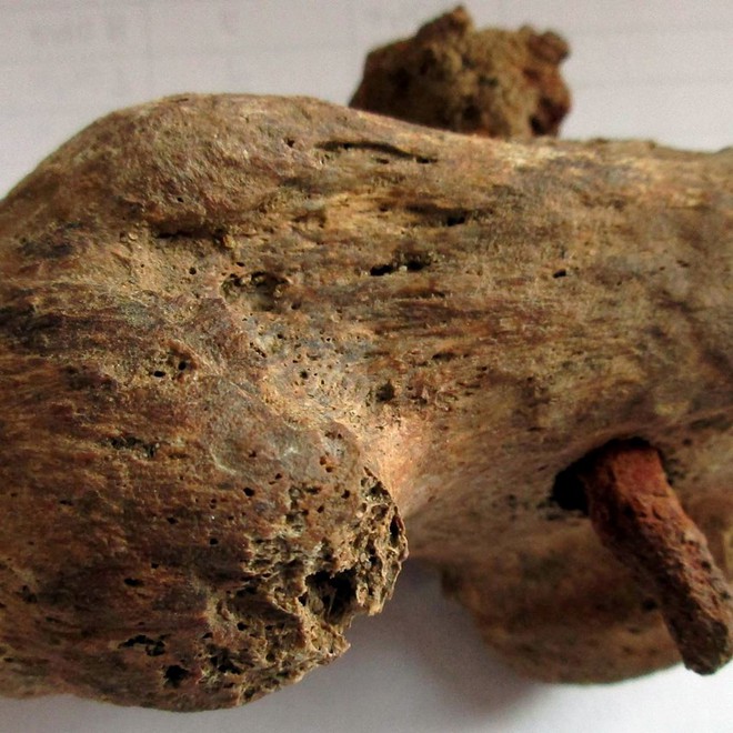 Bằng chứng rõ nhất về hình phạt đóng đinh rùng rợn thời La Mã cổ đại - Ảnh 4. Bằng chứng rõ nhất về hình phạt đóng đinh rùng rợn thời La Mã cổ đại - Ảnh 4.