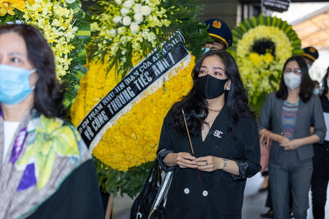 NSND Lê Khanh, Thanh Lam, Tùng Dương đau đớn đưa tiễn nhạc sĩ Phú Quang - Ảnh 2.