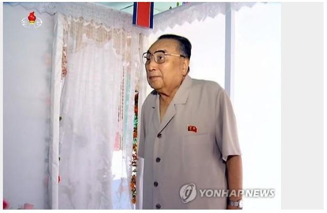 Ông trẻ nhà lãnh đạo Kim Jong-un qua đời; TQ tập trận 3 mũi trên biển: Kịch bản tấn công Đài Loan? - Ảnh 1.
