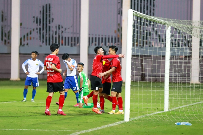 Tiền đạo U23 Việt Nam bất lực nhìn đối phương ẵm trọn 3 điểm - Ảnh 1.