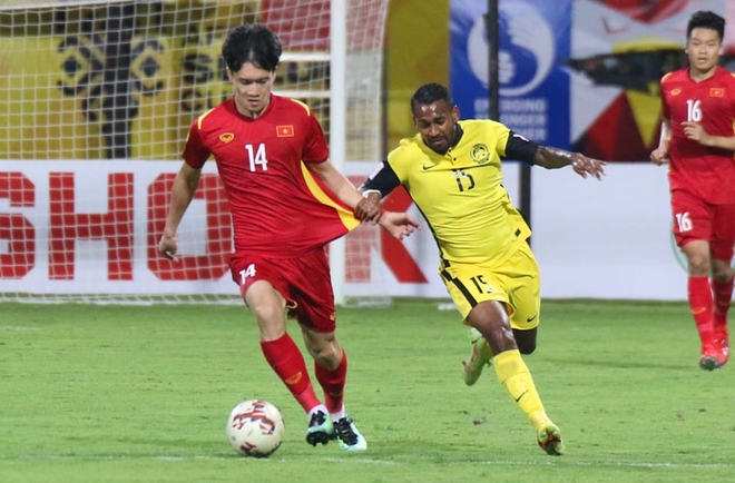ĐHTB vòng bảng AFF Cup: Vinh danh 3 ngôi sao Việt - Ảnh 3.