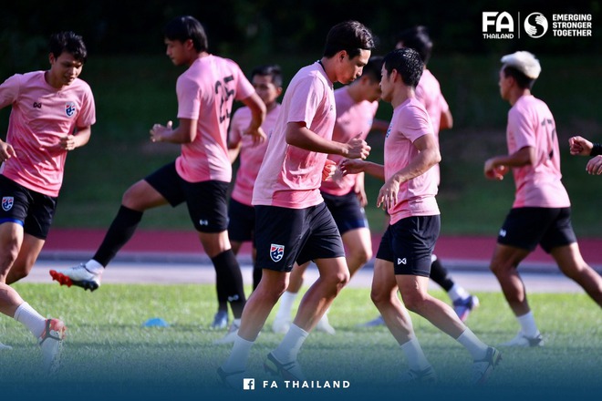 Tuyển Thái Lan tích cực tập đối kháng, quyết thắng Việt Nam tại bán kết AFF Cup 2020 - Ảnh 6.
