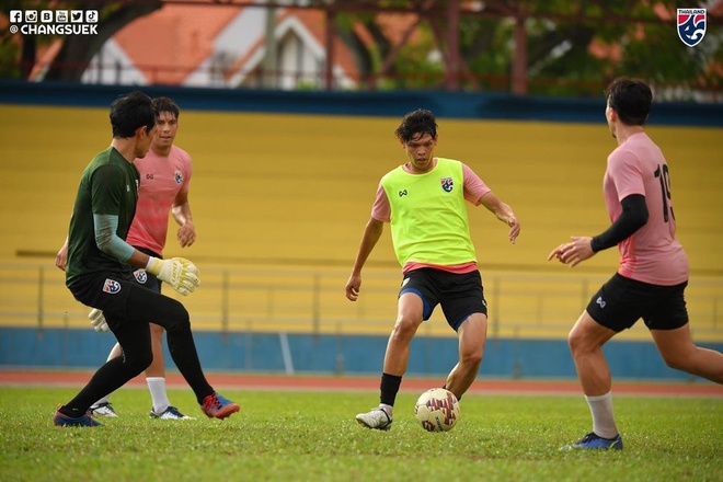 Tuyển Thái Lan tích cực tập đối kháng, quyết thắng Việt Nam tại bán kết AFF Cup 2020 - Ảnh 8.