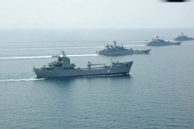Ukraine ‘lạnh sống lưng’ thông báo điều ngay tàu chiến tới eo biển Kerch - Ảnh 2.