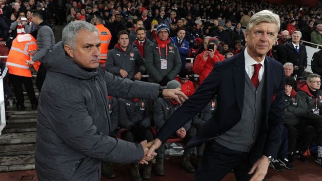 Mourinho đánh tháo khỏi Roma, gây bất ngờ với bến đỗ mới? - Ảnh 1.