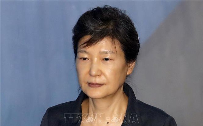 Cựu Tổng thống Hàn Quốc Park Geun-hye tới phiên tòa ở Seoul tháng 9/2017. Ảnh tư liệu: Yonhap/TTXVN