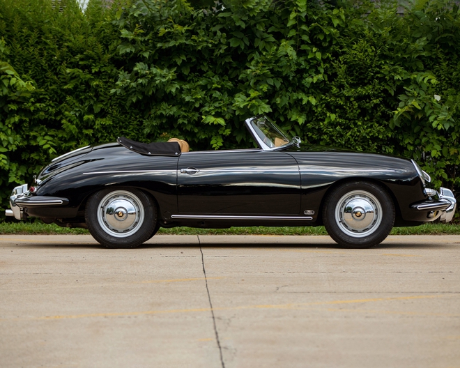 Porsche 356B Roadster 1962 được bán đấu giá - Ảnh 2.