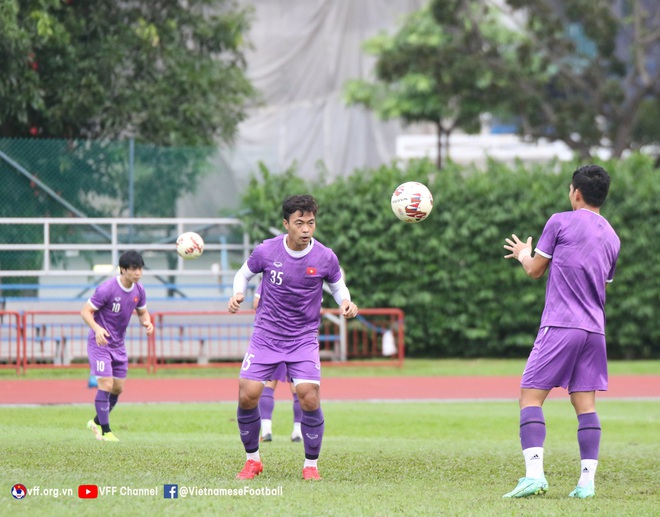 Quang Hải chơi bóng như vũ công trong buổi tập, tuyển Việt Nam quyết tâm lội ngược dòng trước Thái Lan - Ảnh 4.