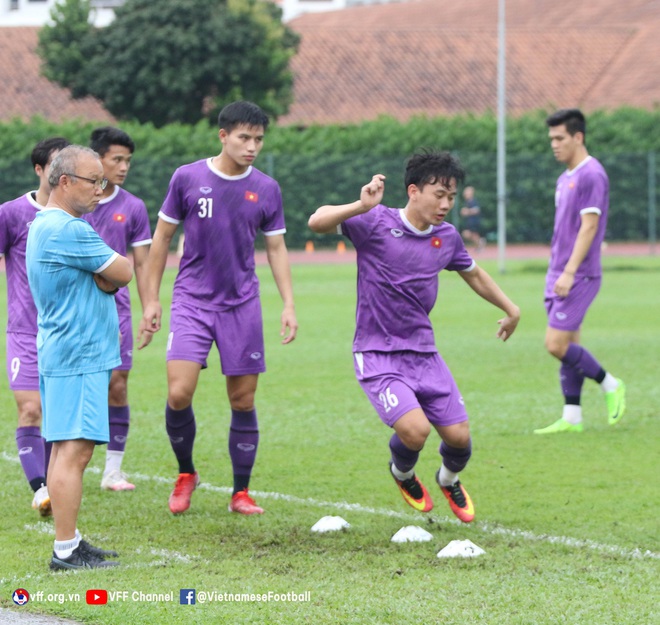 Quang Hải chơi bóng như vũ công trong buổi tập, tuyển Việt Nam quyết tâm lội ngược dòng trước Thái Lan - Ảnh 8.