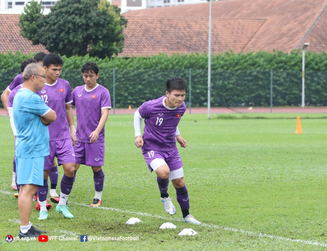 Quang Hải chơi bóng như vũ công trong buổi tập, tuyển Việt Nam quyết tâm lội ngược dòng trước Thái Lan - Ảnh 9.