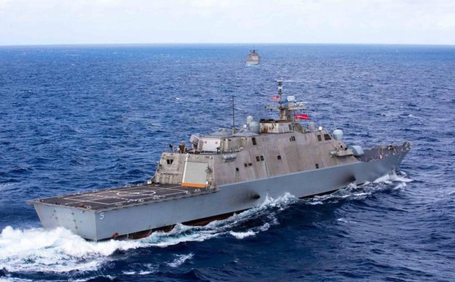 Tàu tác chiến ven biển Milwaukee đi qua Đại Tây Dương hôm 16/12. Ảnh: Hải quân Mỹ