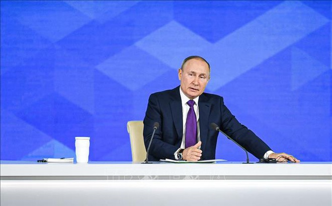 Tổng thống Nga Vladimir Putin phát biểu tại cuộc họp báo thường niên ở Moskva ngày 23/12/2021 (Ảnh: THX/TTXVN)