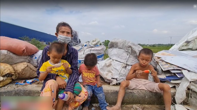 Tiểu thư nhà giàu dứt áo theo chồng nghèo, 8 năm sau nhặt ve chai nuôi đàn con thơ - Ảnh 2. Tiểu thư nhà giàu dứt áo theo chồng nghèo, 8 năm sau nhặt ve chai nuôi đàn con thơ - Ảnh 2.