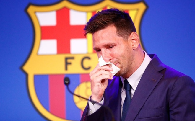Messi bật khóc rời Barcelona vì vấn đề tài chính của CLB