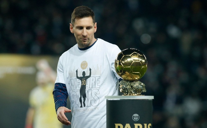 Lionel Messi giành danh hiệu Quả bóng Vàng 2021 còn Cristiano Ronaldo chỉ về thứ 6 trong cuộc bình chọn. (Ảnh: Getty)