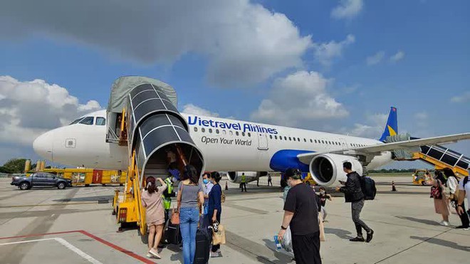 Vietravel Airlines bay trở lại sau thời gian ngủ đông vì giãn cách - Ảnh 1.