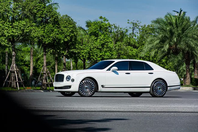 Soi lớp giấy đặc biệt trên Bentley Mulsanne Speed khiến đại gia Hà thành chịu chi cả trăm triệu đồng để dán lên chiếc xe siêu sang - Ảnh 15.