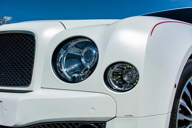 Soi lớp giấy đặc biệt trên Bentley Mulsanne Speed khiến đại gia Hà thành chịu chi cả trăm triệu đồng để dán lên chiếc xe siêu sang - Ảnh 3.