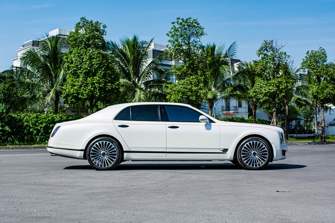 Soi lớp giấy đặc biệt trên Bentley Mulsanne Speed khiến đại gia Hà thành chịu chi cả trăm triệu đồng để dán lên chiếc xe siêu sang - Ảnh 6.