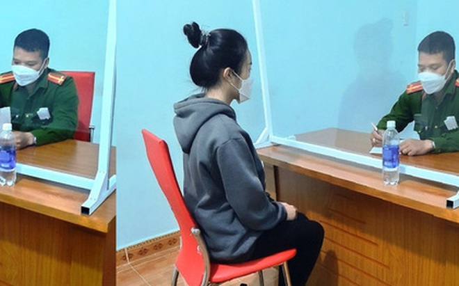 Công an huyện Bảo Lâm làm việc với 2 trong số 5 nghi can bị khởi tố, bắt tạm giam.
