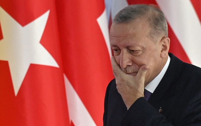 TT Thổ Nhĩ Kỳ Erdogan bị ám sát, thoát nạn phút chót - Nga có kế hoạch tấn công Ukraine từ 5 hướng? - Ảnh 1.