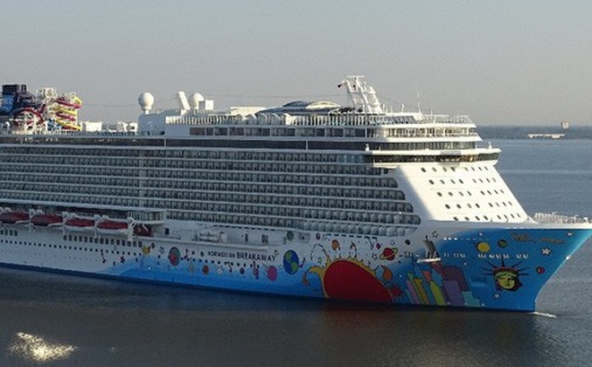 Du thuyền Norwegian Breakaway. Ảnh: ABS-CBN