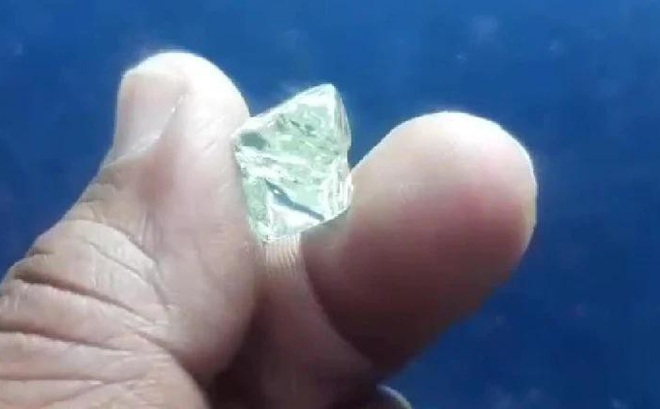 Viên kim cương thô 13,47 carat. Ảnh: India Today