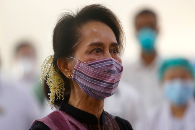 Đột kích, bắt giữ lãnh đạo Aung San Suu Kyi: Phủ Tổng thống Myanmar chuyển giao quyền lực cho quân đội - Ảnh 1.