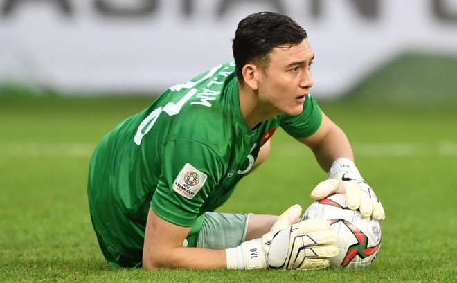 Tiết lộ: Đặng Văn Lâm lỡ cơ hội làm đồng đội của cựu sao Man United vào phút chót