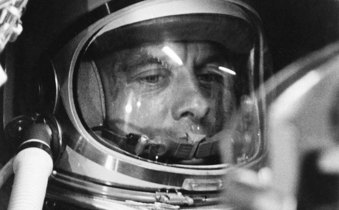 Phi công thử nghiệm của Hải quân Mỹ Alan Shepard tham gia chương trình phi hành gia vào năm 1959. Ảnh: Viện Smithsonian, Mỹ