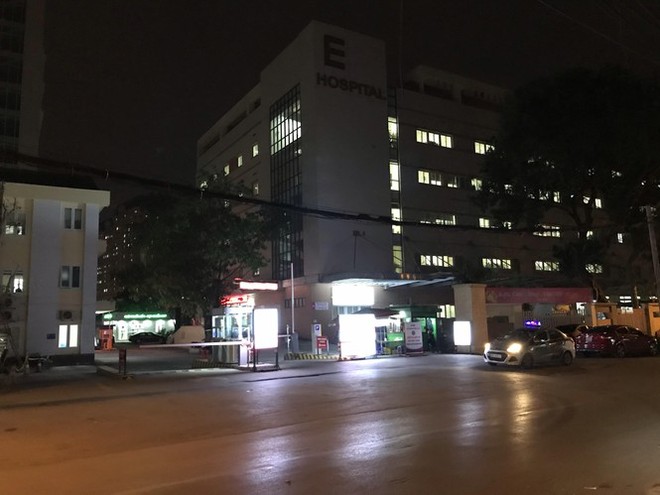 Đêm giao thừa đặc biệt ở bệnh viện E - Ảnh 2.