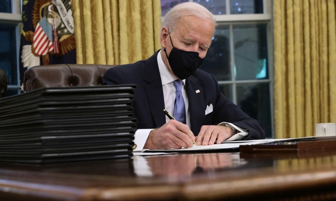 Tổng thống Biden thu hồi sắc lệnh xây dựng tường biên giới với Mehico - Ảnh 1.