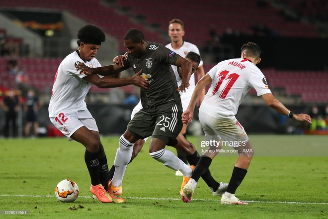 Dùng đến mưa tiền, PSG nẫng tay trên Man United vào phút chót - Ảnh 1. Dùng đến mưa tiền, PSG nẫng tay trên Man United vào phút chót - Ảnh 1.