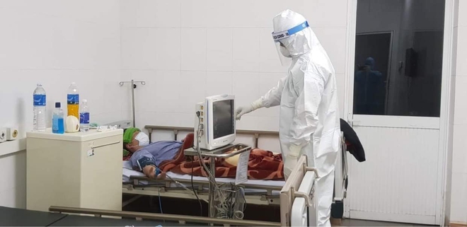 Bệnh nhân COVID-19 liên quan ổ dịch sân bay Tân Sơn Nhất: Diễn tiến lâm sàng rất nhẹ, âm tính rất nhanh - Ảnh 1. Bệnh nhân COVID-19 liên quan ổ dịch sân bay Tân Sơn Nhất: Diễn tiến lâm sàng rất nhẹ, âm tính rất nhanh - Ảnh 1.