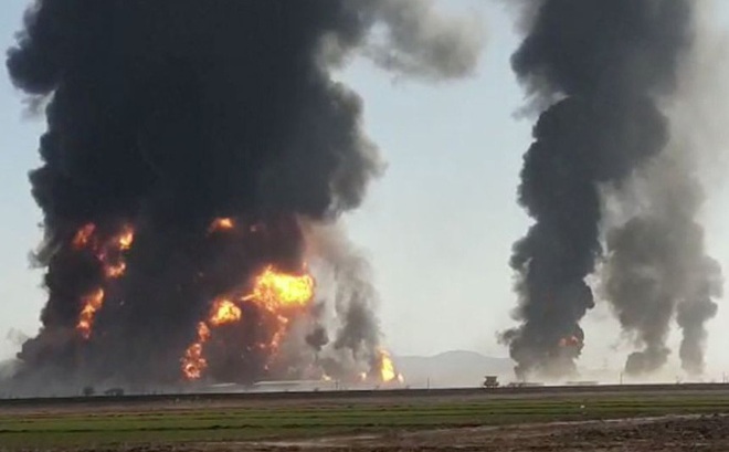Hiện trường vụ cháy nổ ở Afghanistan. Ảnh: Reuters