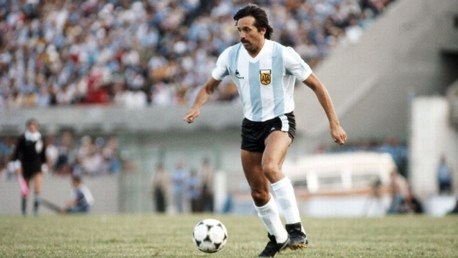 Người hùng của Argentina tại World Cup 1978 qua đời vì mắc Covid-19 - Ảnh 1.