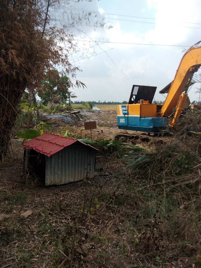 Sự trỗi dậy mạnh mẽ của động cơ và những tia lửa phát nổ kỳ dị sẽ làm cho bạn thích thú chạm mặt vào hàng loạt bom phát nổ. Hình ảnh này đầy kích thích sẽ khiến cho bạn muốn tìm hiểu thêm về quá trình đánh giải khiến phòng thủ thất bại.