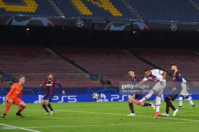 Messi bất lực nhìn Barca tan nát dưới chân Mbappe; Liverpool được biếu không chiến thắng - Ảnh 2. Messi bất lực nhìn Barca tan nát dưới chân Mbappe; Liverpool được biếu không chiến thắng - Ảnh 2.