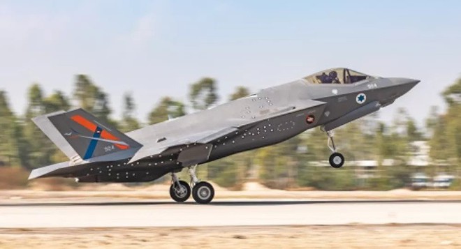 Israel họp khẩn cấp về Syria, đe dọa hành động quân sự với Tehran - Tàu chiến Nga-Iran “phủ kín” vịnh Ba Tư - Ảnh 2.