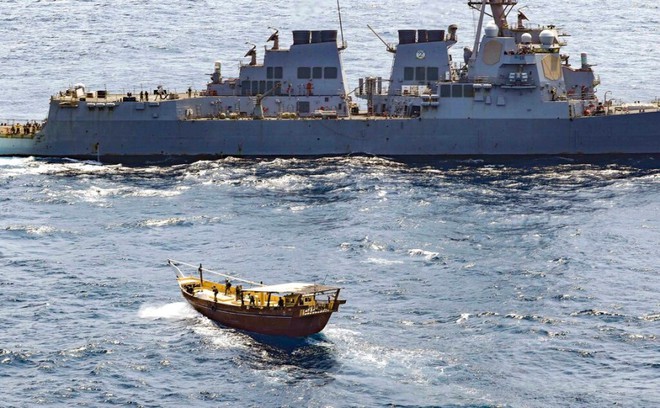 Israel họp khẩn cấp về Syria, đe dọa hành động quân sự với Tehran - Tàu chiến Nga-Iran “phủ kín” vịnh Ba Tư - Ảnh 1.