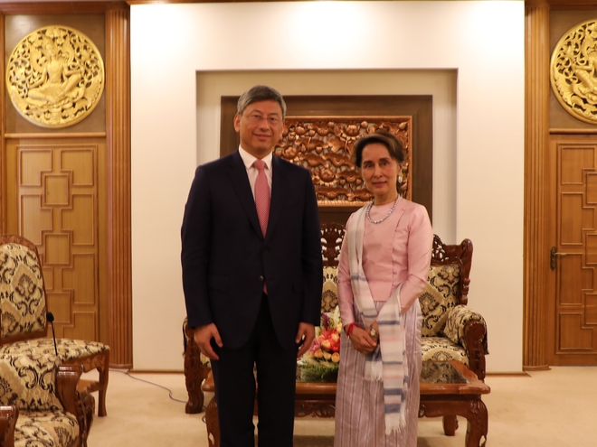 Rộ tin Đại sứ quán Trung Quốc bị vây, binh sĩ PLA đổ bộ đường phố Myanmar: Bắc Kinh nói gì? - Ảnh 1. Rộ tin Đại sứ quán Trung Quốc bị vây, binh sĩ PLA đổ bộ đường phố Myanmar: Bắc Kinh nói gì? - Ảnh 1.