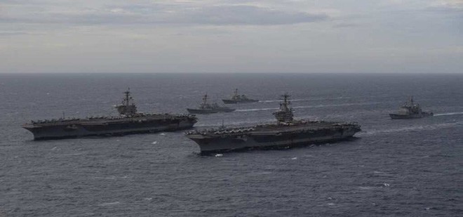 Hai nhóm tàu sân bay Mỹ vờn nhau trên Biển Đông - Ảnh 2.