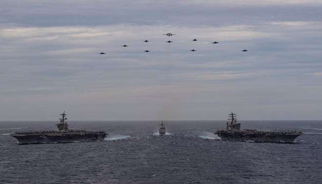 Hai nhóm tàu sân bay Mỹ vờn nhau trên Biển Đông - Ảnh 3.