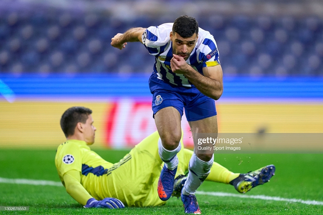 Ronaldo nổi giận vì mất penalty, tham vọng vô địch Champions League bị giáng một đòn nặng - Ảnh 1. Ronaldo nổi giận vì mất penalty, tham vọng vô địch Champions League bị giáng một đòn nặng - Ảnh 1.