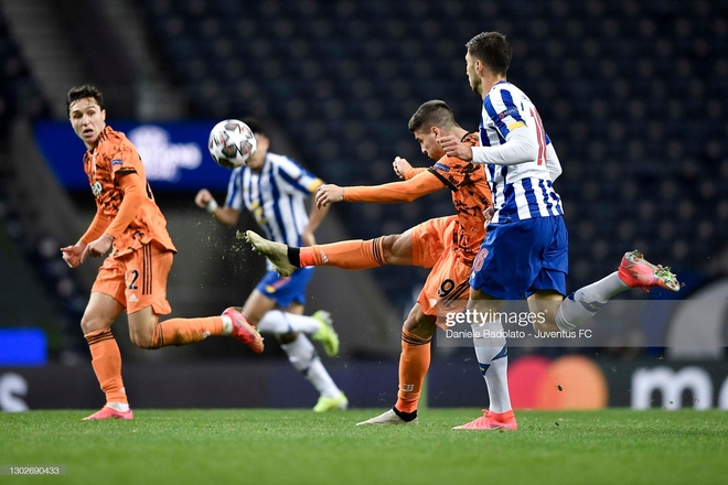 Ronaldo nổi giận vì mất penalty, tham vọng vô địch Champions League bị giáng một đòn nặng - Ảnh 3. Ronaldo nổi giận vì mất penalty, tham vọng vô địch Champions League bị giáng một đòn nặng - Ảnh 3.