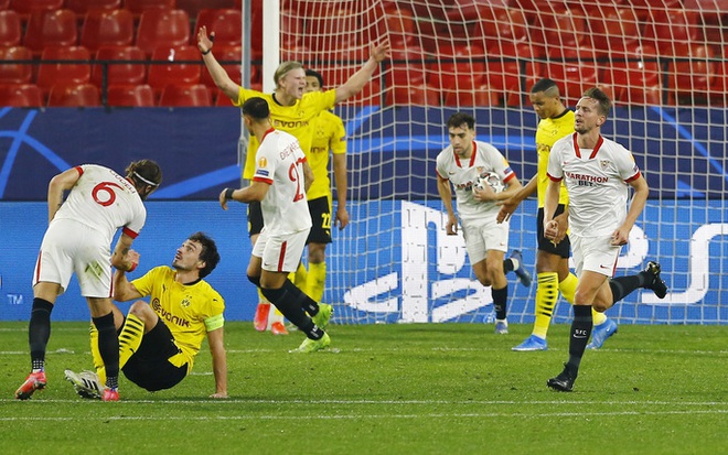 Dortmund ngược dòng siêu đỉnh với Haaland, Sevilla ngã ngựa sân nhà - Ảnh 8.