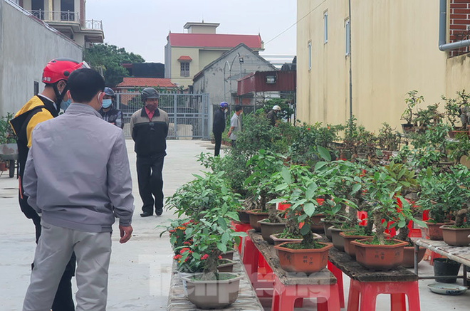 Đóng cửa chợ Viềng, người dân Nam Định vẫn nườm nượp đổ về cầu may - Ảnh 7.