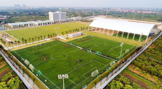 Chủ tịch S&agrave;i G&ograve;n FC n&oacute;i g&igrave; khi l&ograve; đ&agrave;o tạo PVF được chuyển giao cho Tập đo&agrave;n Gi&aacute;o dục Văn Lang? - Ảnh 1.