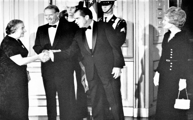 Tổng thống Mỹ Nixon đón nữ Thủ tướng Israel Golda Meir năm 1969 tại Nhà Trắng. Nguồn: foreignpolicy.com